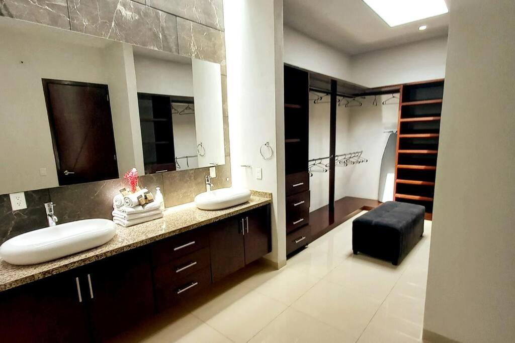 New 4 Bedroom House Sleeps 16 Pool, Bbq And More! Puerto Vallarta Exterior photo